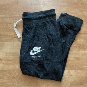 nike capri joggers